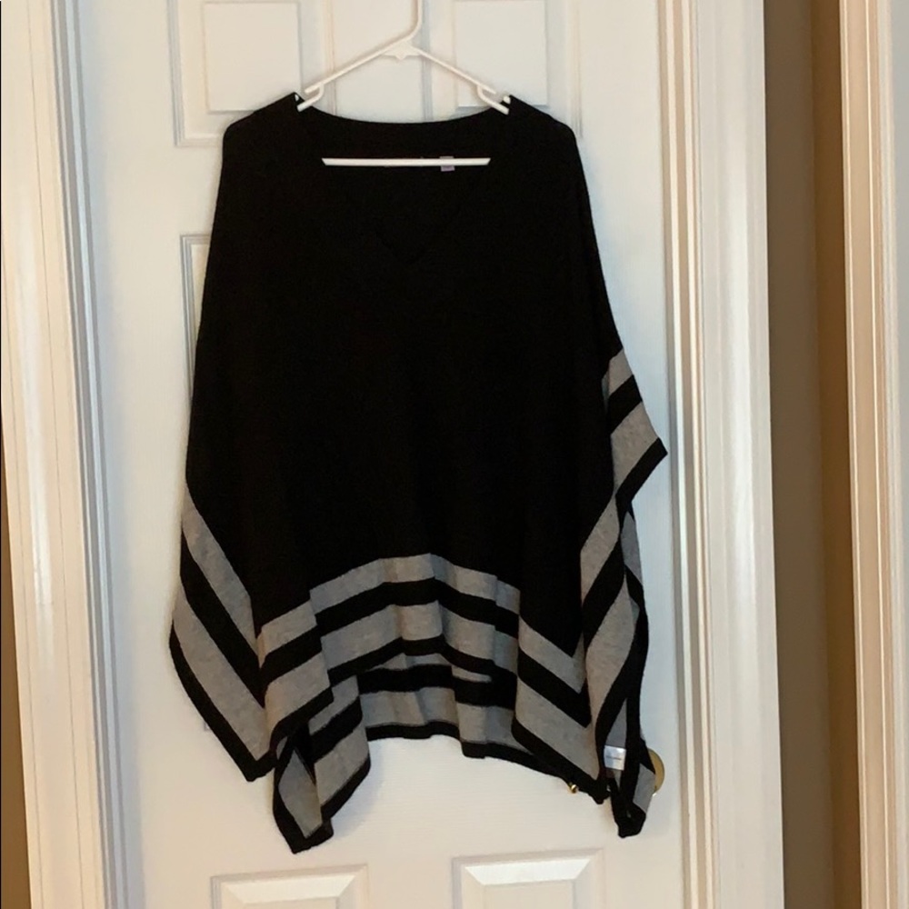 Cullen 100% cashmere cape